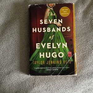 The Seven Husbands of Evelyn Hugo by - Multicolor Cover